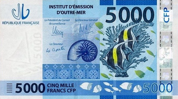Tapa cloth pattern  (Wallis Island), Nautilus macromphalus,  Pennant coralfish (Heniochus acuminatus), coral