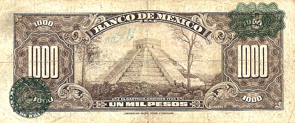  Chichen-Itza pyramid