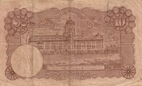  Royal Throne hall